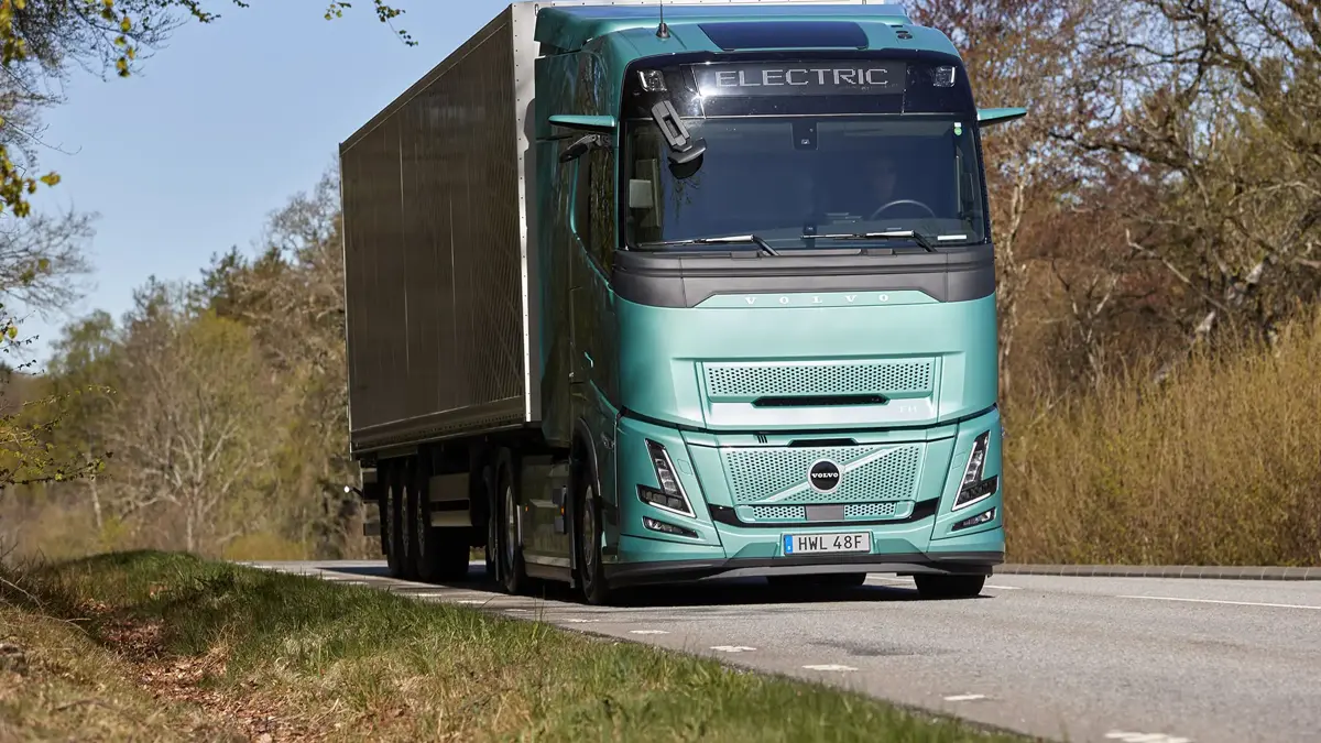 Volvo Trucks elektrikli kamyonlarda menzili 700 km’ye çıkardı