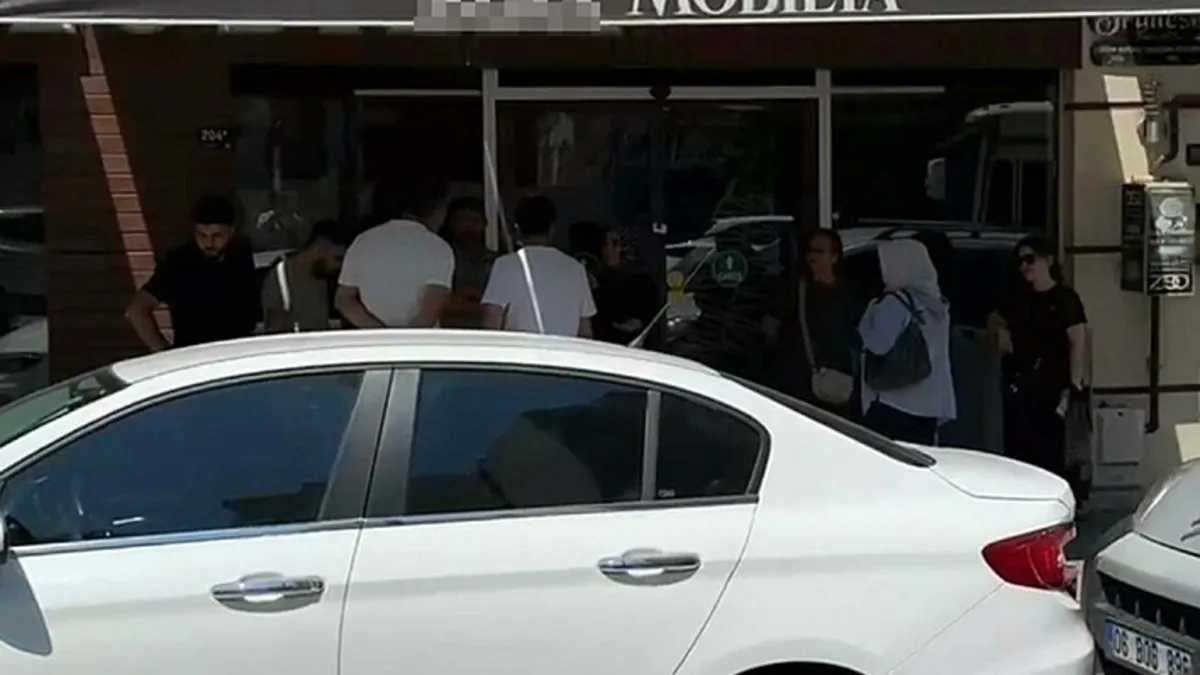 Aydın'da yüzlerce kişi aynı mağaza yüzünden dolandırıldı! Mağaza önünde mağdurlardan isyan…