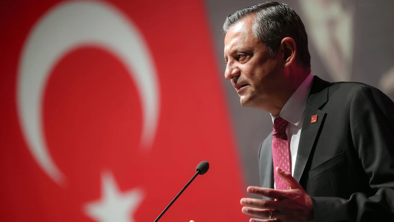 Özgür Özel'den 'Yeni Parti' Hamlesi: İşte Kuruluş Tarihi ve Milletvekili Sayısı
