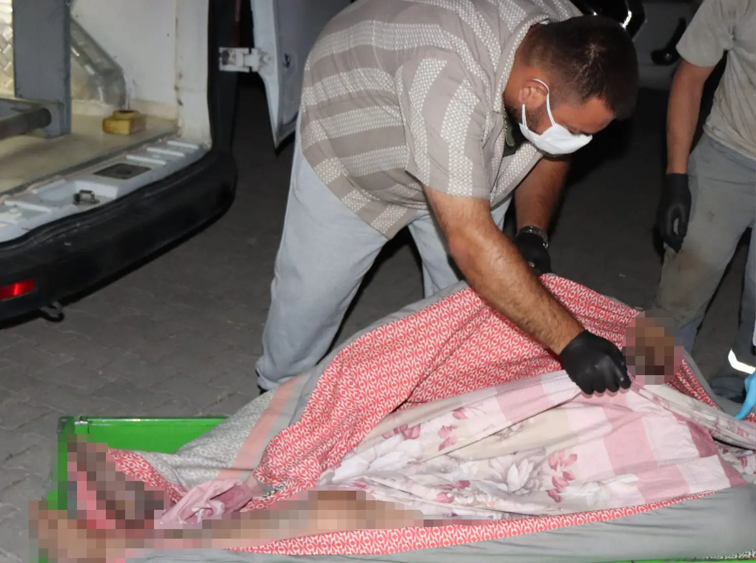 2 gündür annesinden haber alamıyordu! Kötü kokular cesedi ortaya çıkardı