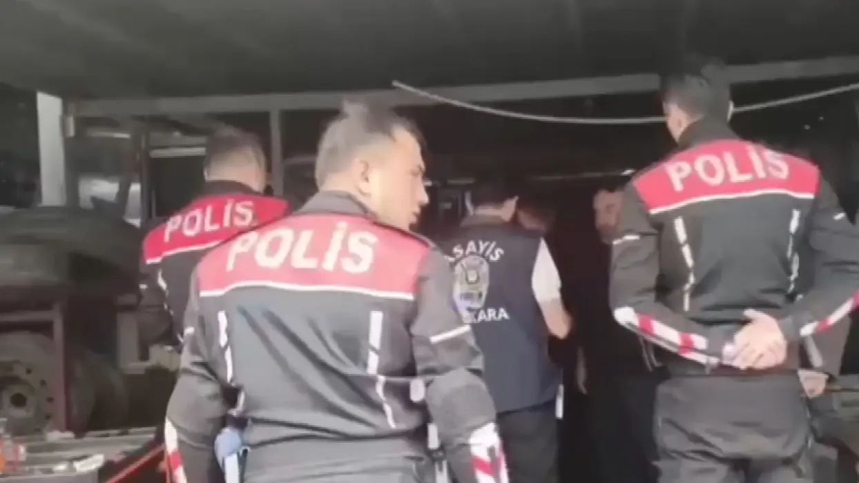 'Change' araç operasyonunda 4 gözaltı