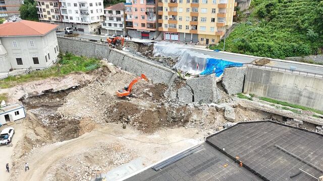 Doğu Karadeniz'de istinat duvarı çökmeleri endişeyi artırdı