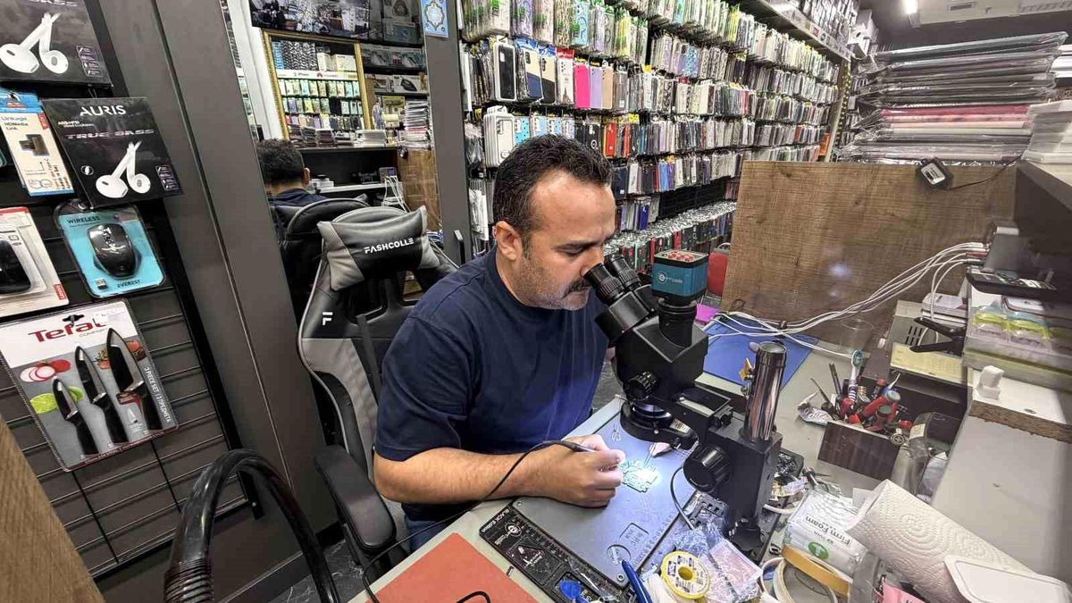 Uyurken telefonunuzu yastığın altına koymayın