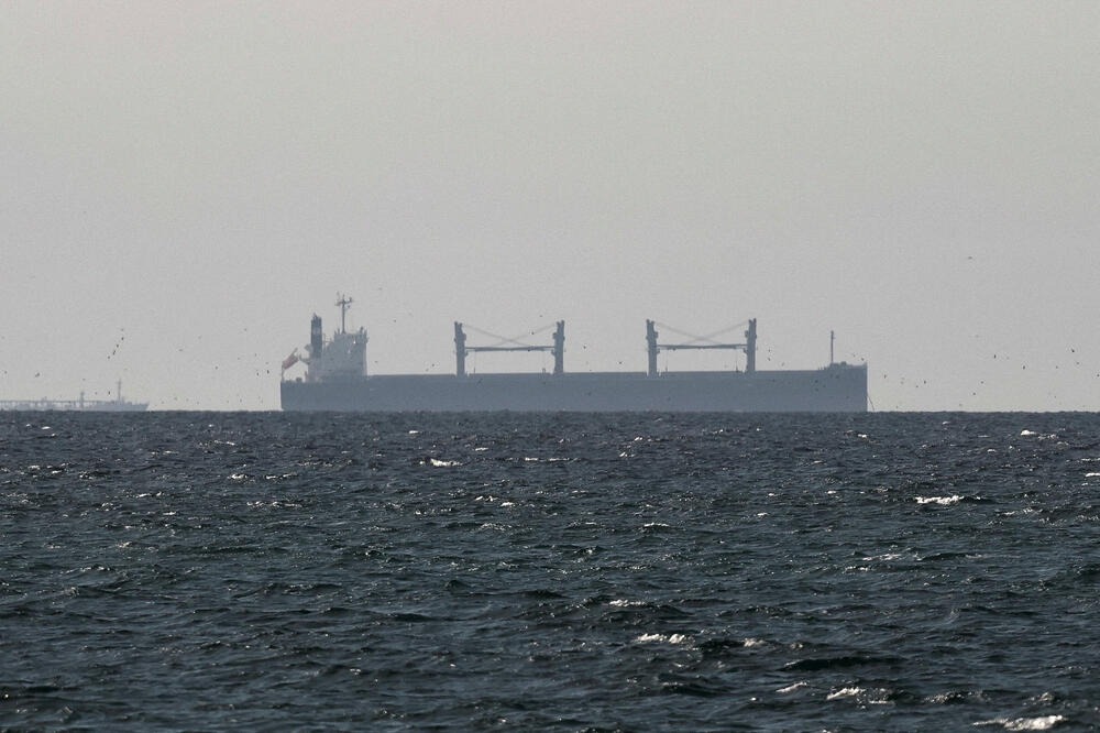 Hürmüz'de son durum: Bir tanker daha vuruldu