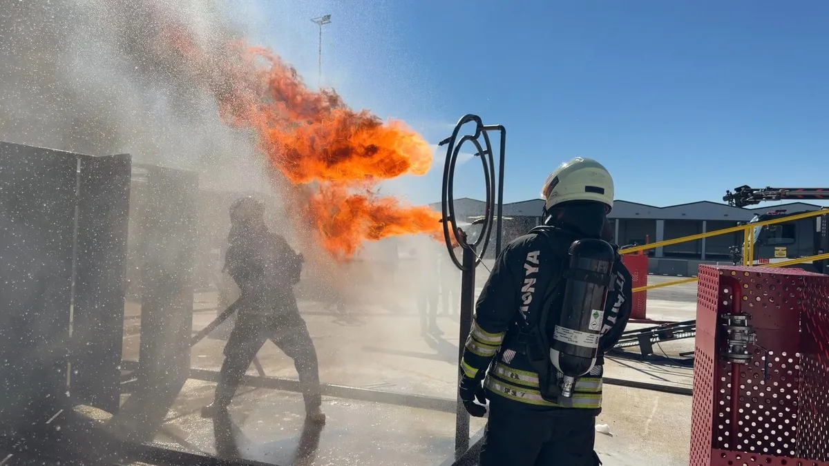 Konya itfaiyesi küresel güç oldu! 57 ülkeye eğitim verecekler