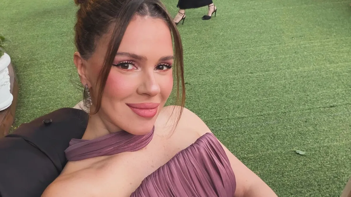 Merve Dinçkol'dan kızları Defne Yaz ile ilk paylaşım