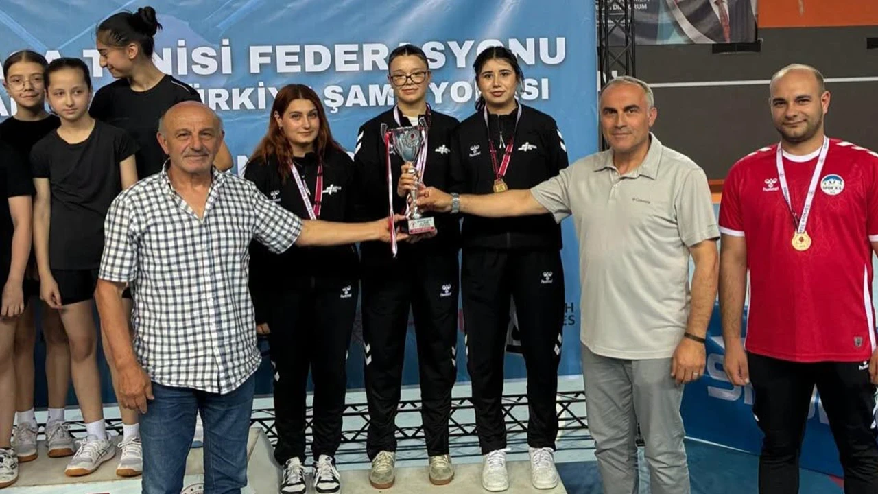 Kayseri Büyükşehir'in kadınları 3. Lig biletini kaptı