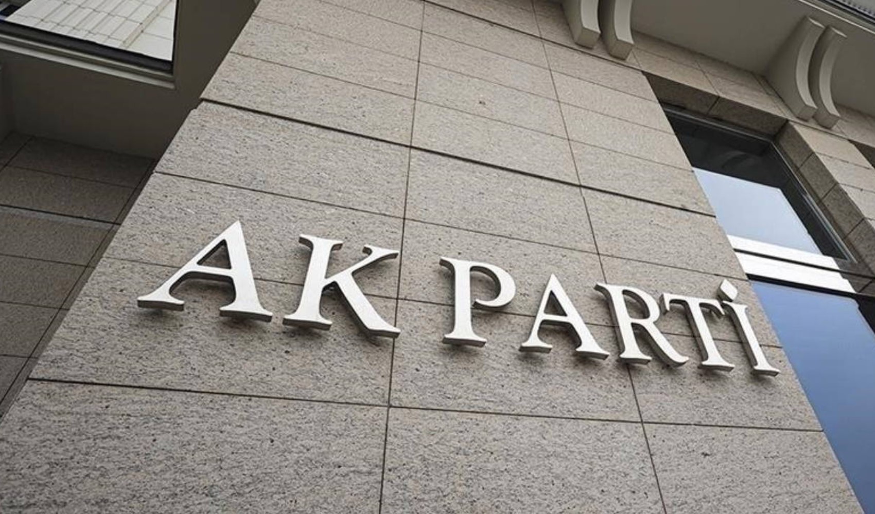 AKP'den yeni transferler: CHP'li vekilin yeğeni de katıldı