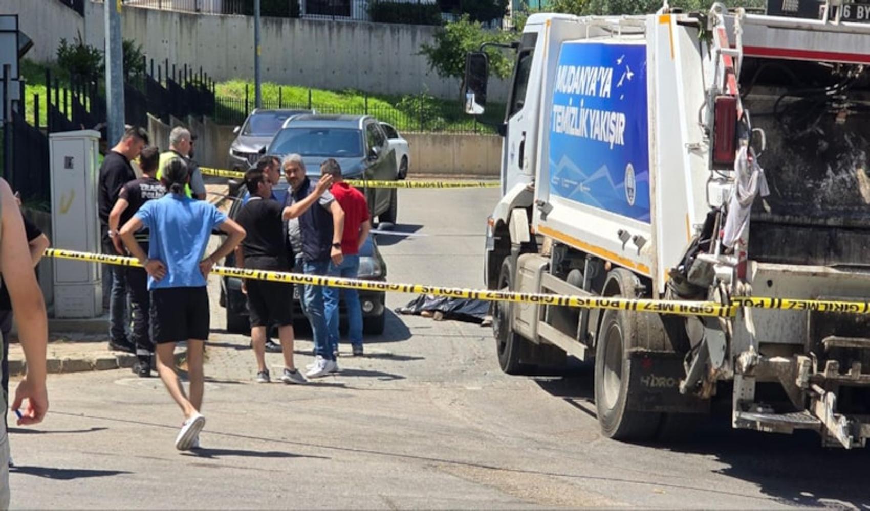 Bursa’da çöp kamyonunun altında kalan 70 yaşındaki Feyzullah Yeşilyaprak hayatını kaybetti