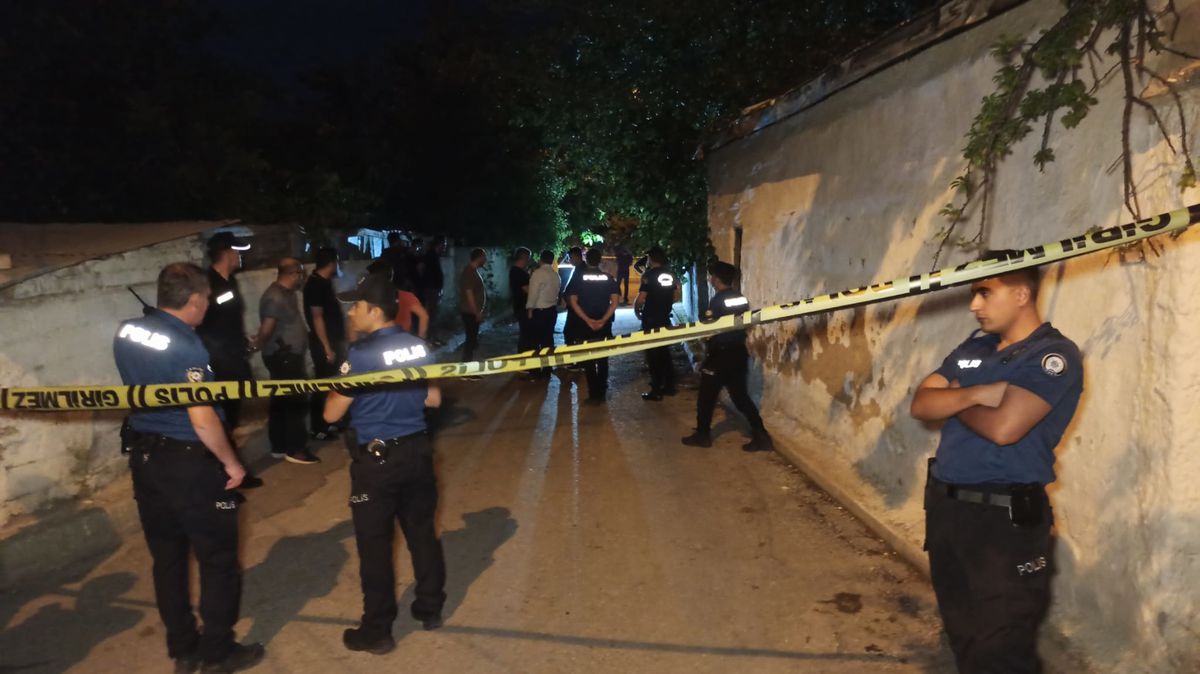 Tartıştığı kuyumcuyu göğsünden vurarak öldürdü