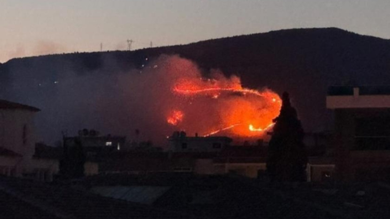 İzmir'de yangını kontrol altına alma çalışmaları sürüyor