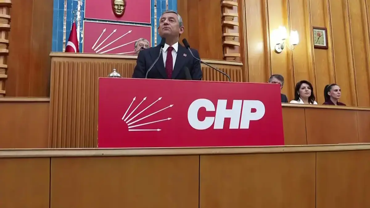 Özel'den yeni parti talimatı