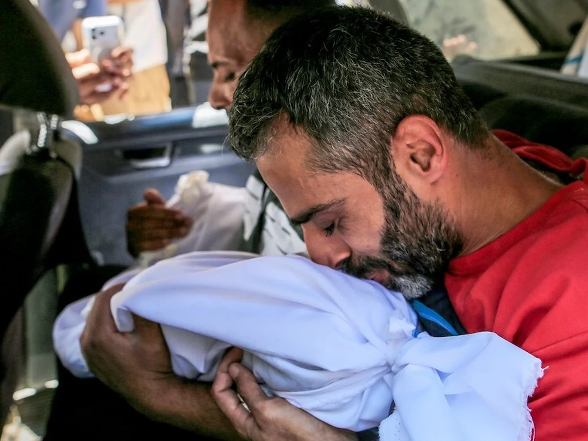İsrail'in Gazze'de mülteci kampına düzenlediği saldırıda 3 kişi hayatını kaybetti