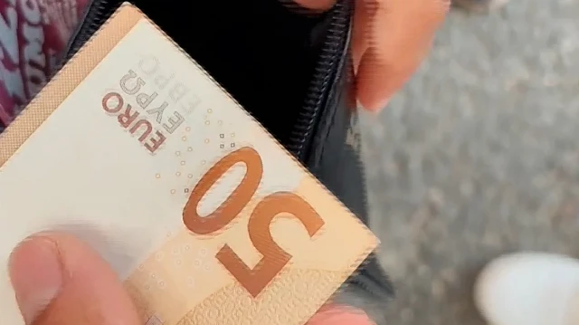 Adana’da battaniyeden servet çıktı sahibine teslim etti: Yaşlı kadının ilk sorusu şaşırttı