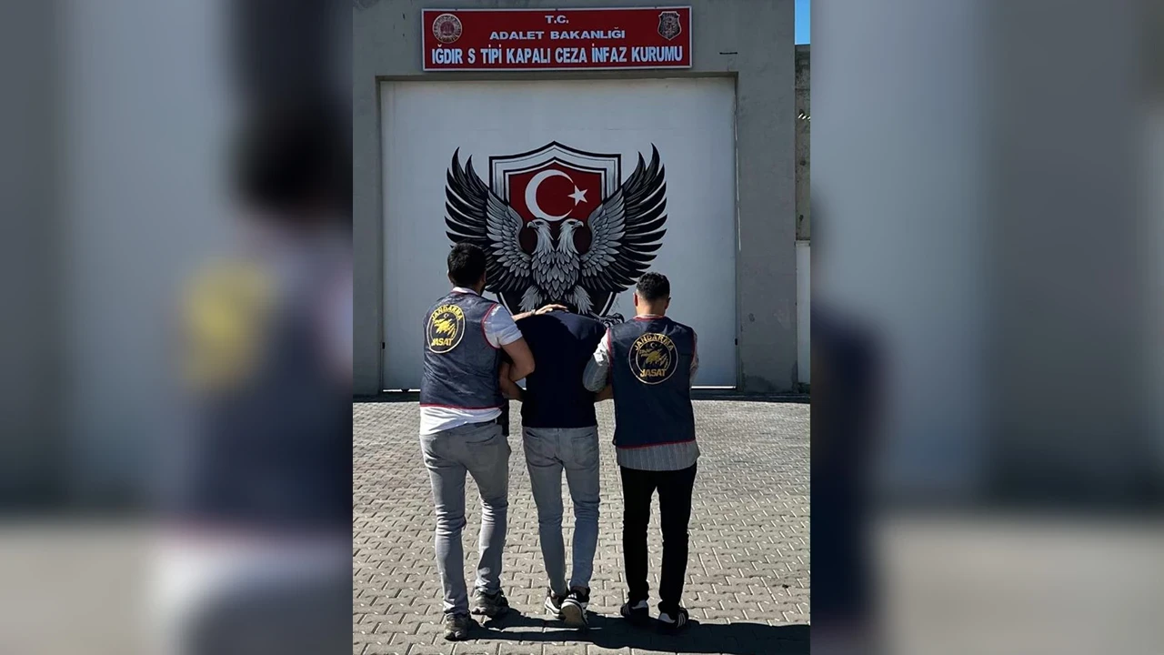 Iğdır'da JASAT'tan şafak operasyonu: 21 yıl hapis cezası olan firari yakalandı