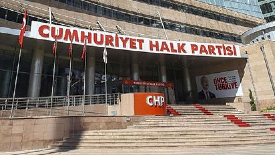 CHP'de Antalya ve Kayseri il başkanları görevden alındı
