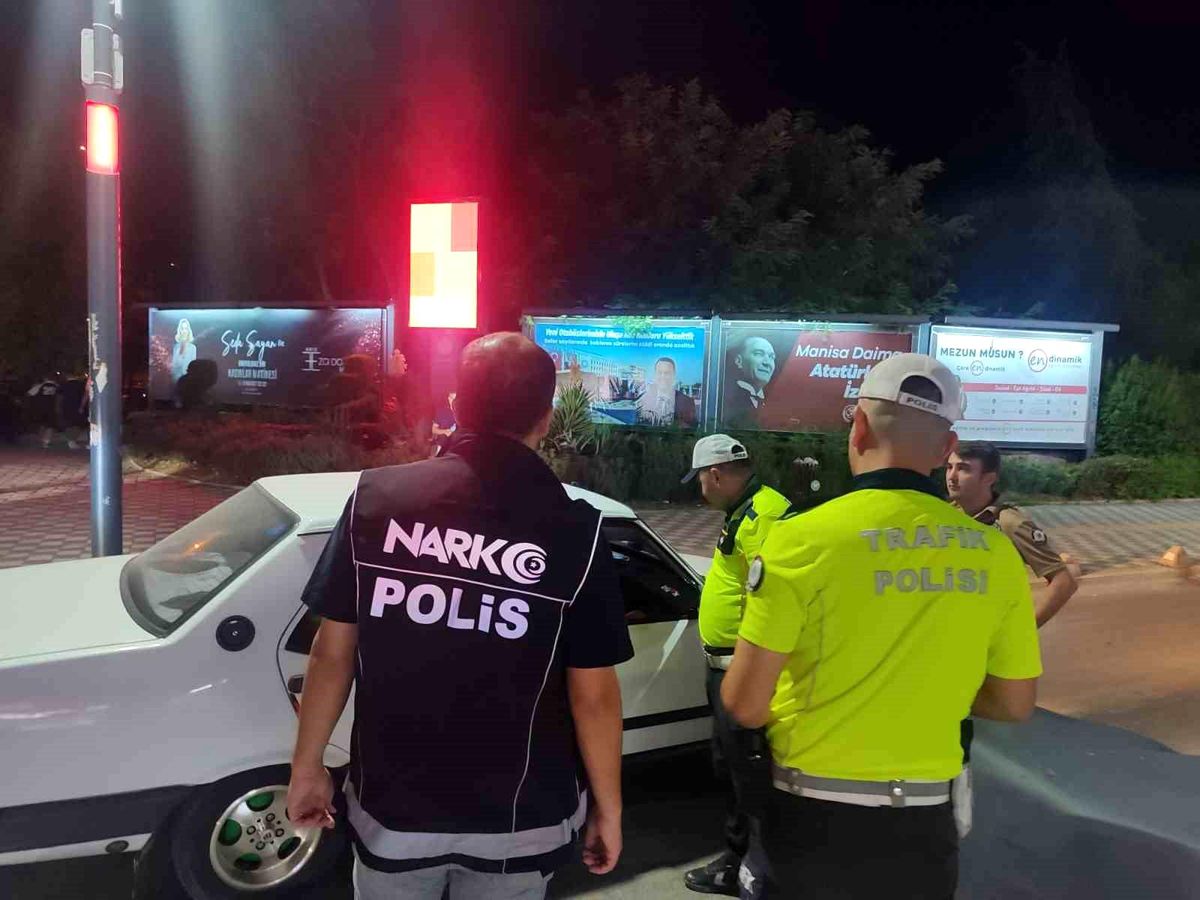 Manisa'da dev narko uygulaması: 15 bin 956 içimlik uyuşturucu ele geçirildi