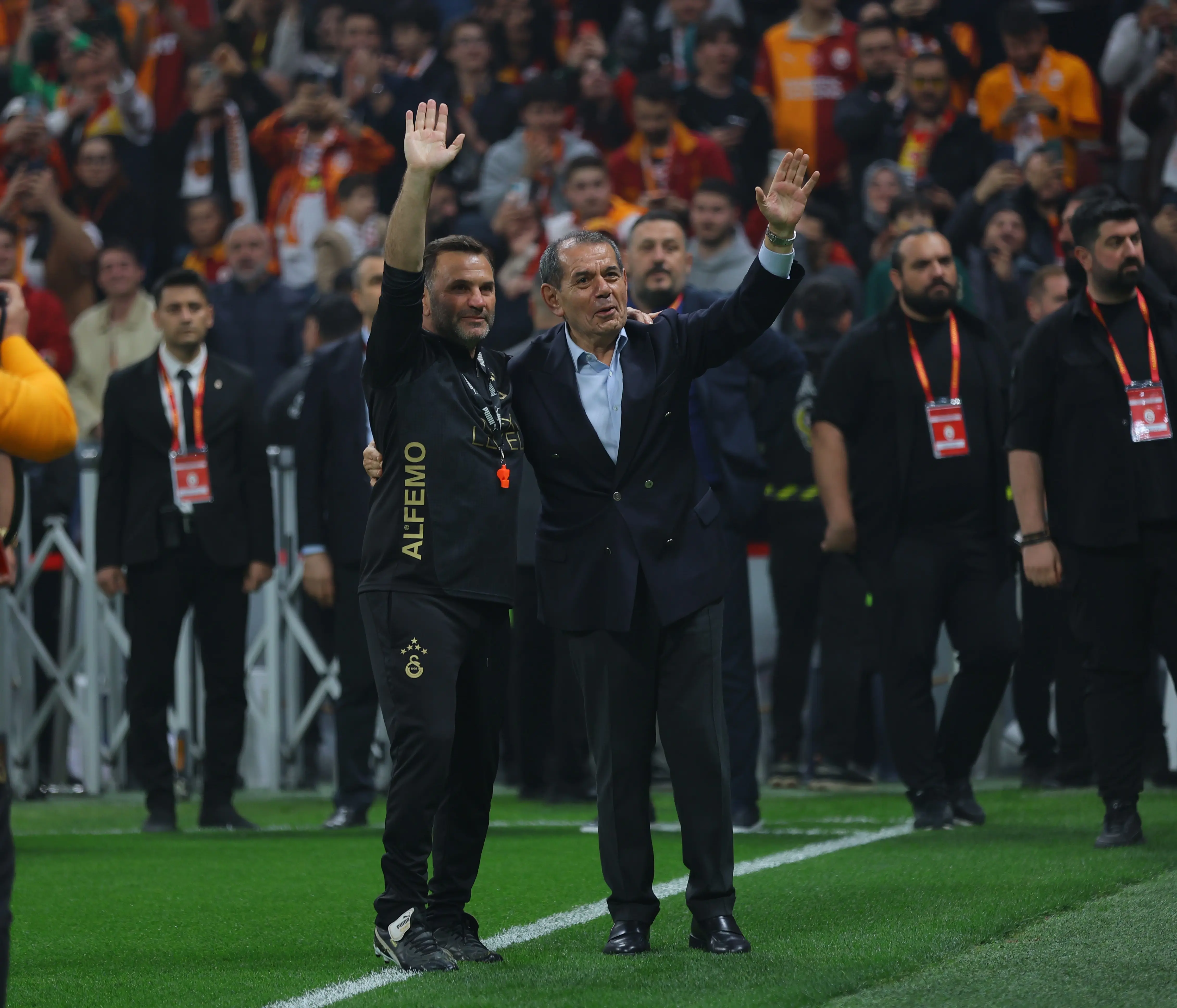 Galatasaray'da kritik zirve! Transferler masaya yatırıldı
