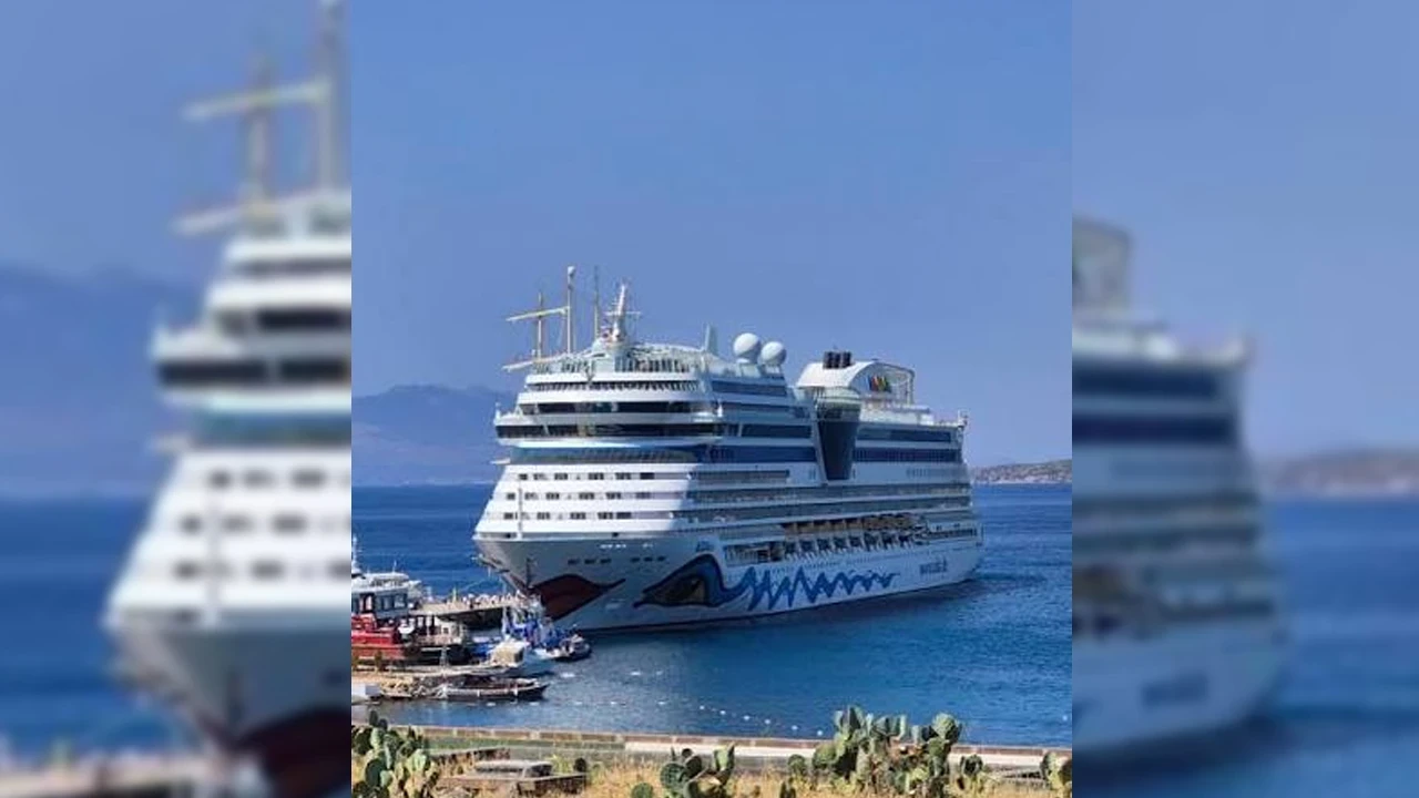 Lüks butik gemi Bodrum'a geldi
