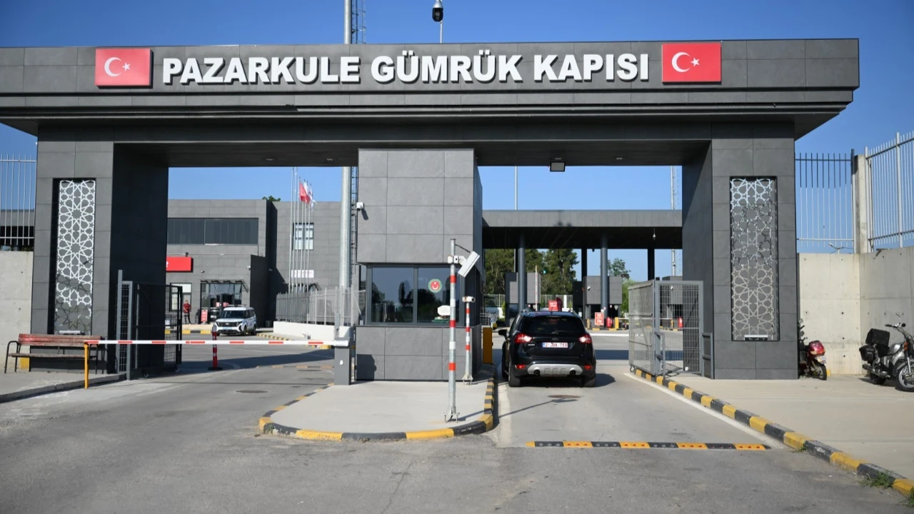 Yunanistan'daki gümrük grevi sınırı kilitledi: İpsala ve Pazarkule'de araç geçişleri durduruldu