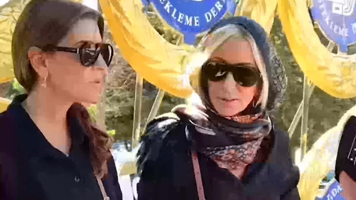 Saba Tümer’den en acı veda! Babasını son yolculuğuna uğurladı!