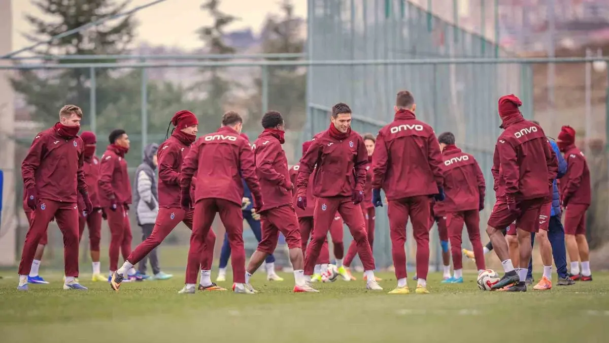 O isim ülkesine döndü! Trabzonspor ayrılığı resmen açıkladı