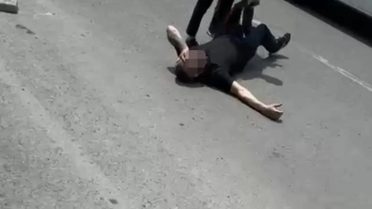Adliye önünde silahlı saldırı: 1 kişi yaralandı, şüpheli gözaltında