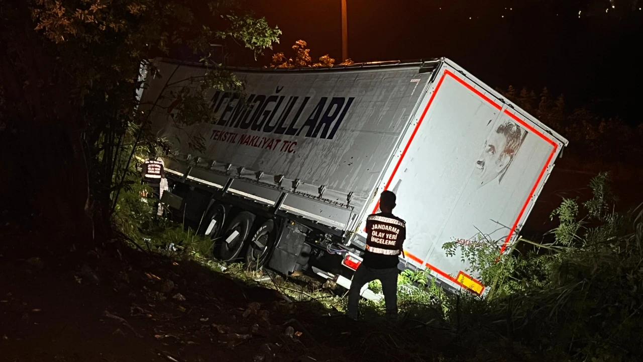TEM Otoyolu'nda kahreden facia: Aynı aileden 1 ölü, 3 yaralı