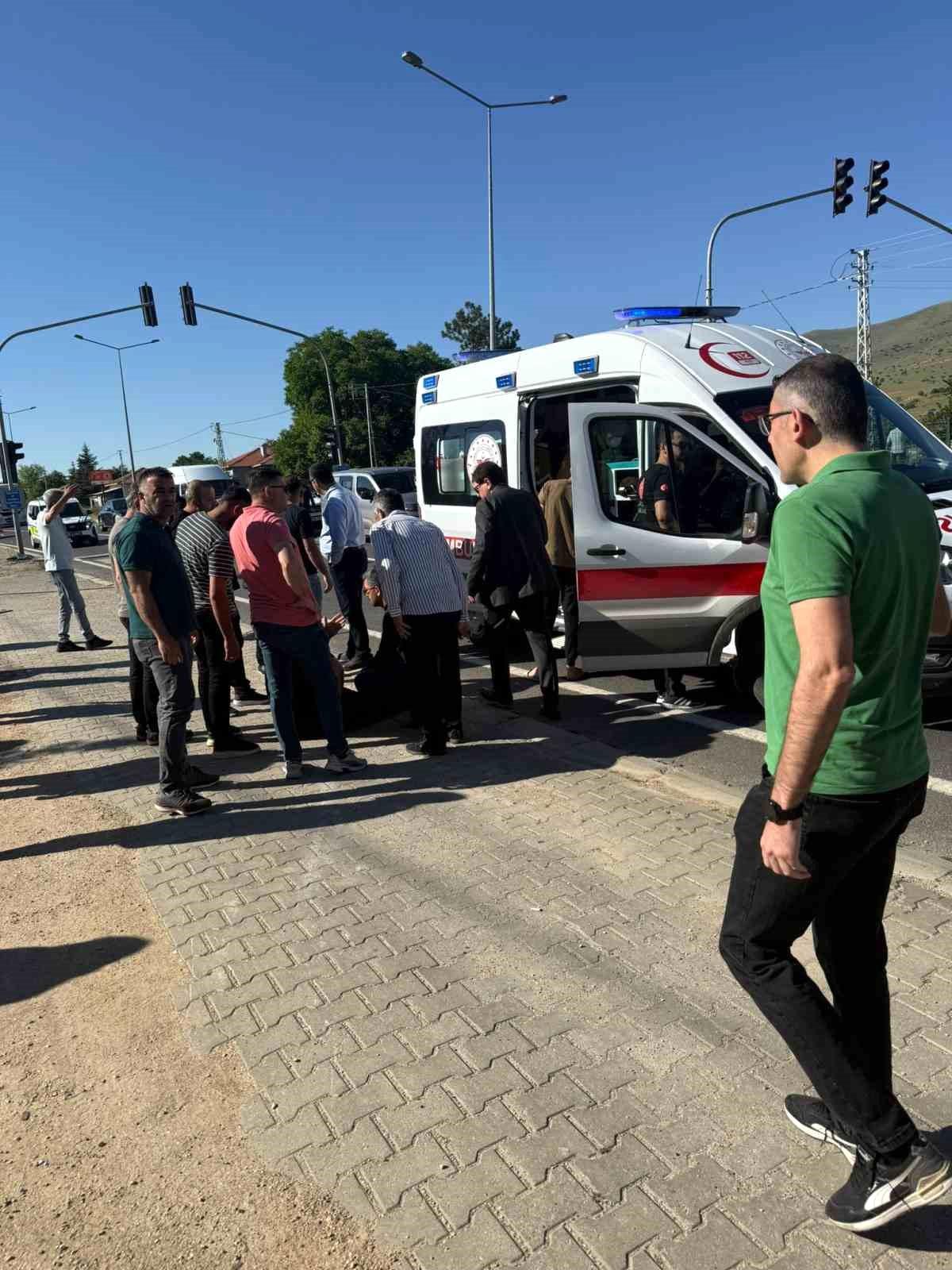 İşçi servisleri çarpıştı: 20 yaralı