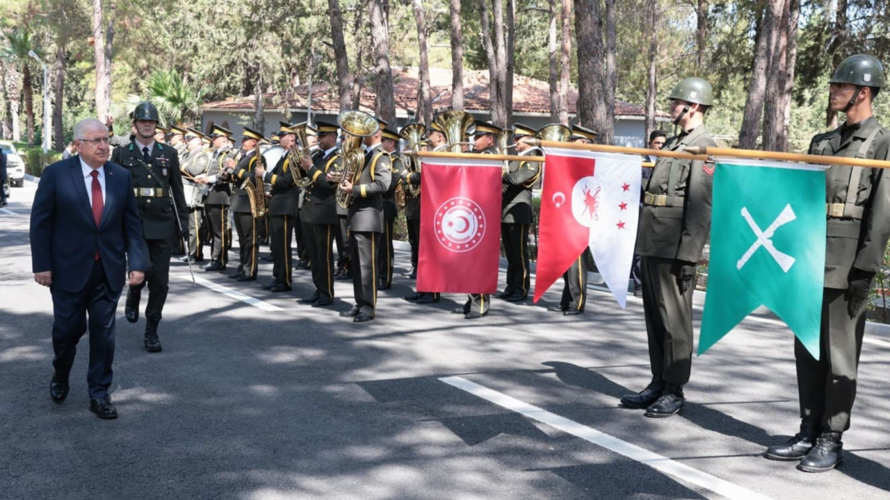 Milli Savunma Bakanı Yaşar Güler KKTC'de