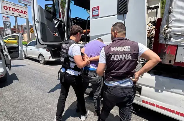 TIR'ın yükünden dev uyuşturucu sevkiyatı çıktı! 1,8 milyon hap ele geçirildi