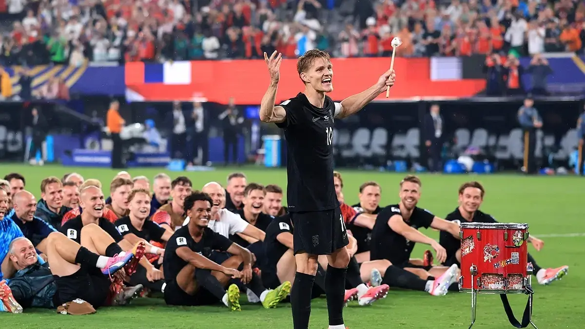 Odegaard davula vurdu, Norveçliler galibiyeti kürek çekerek kutladı