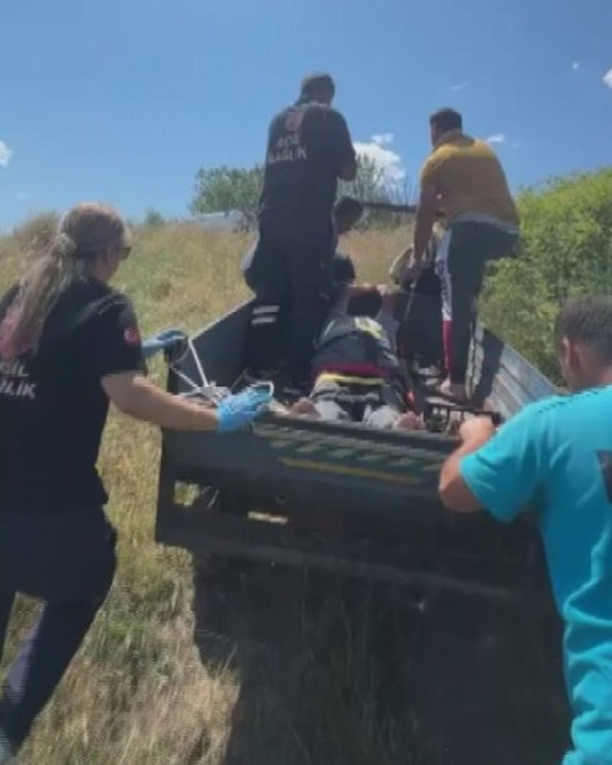 Yaylada Kiraz Toplarken Düşen Yaşlı Adam 'Patpat'la Taşındı
