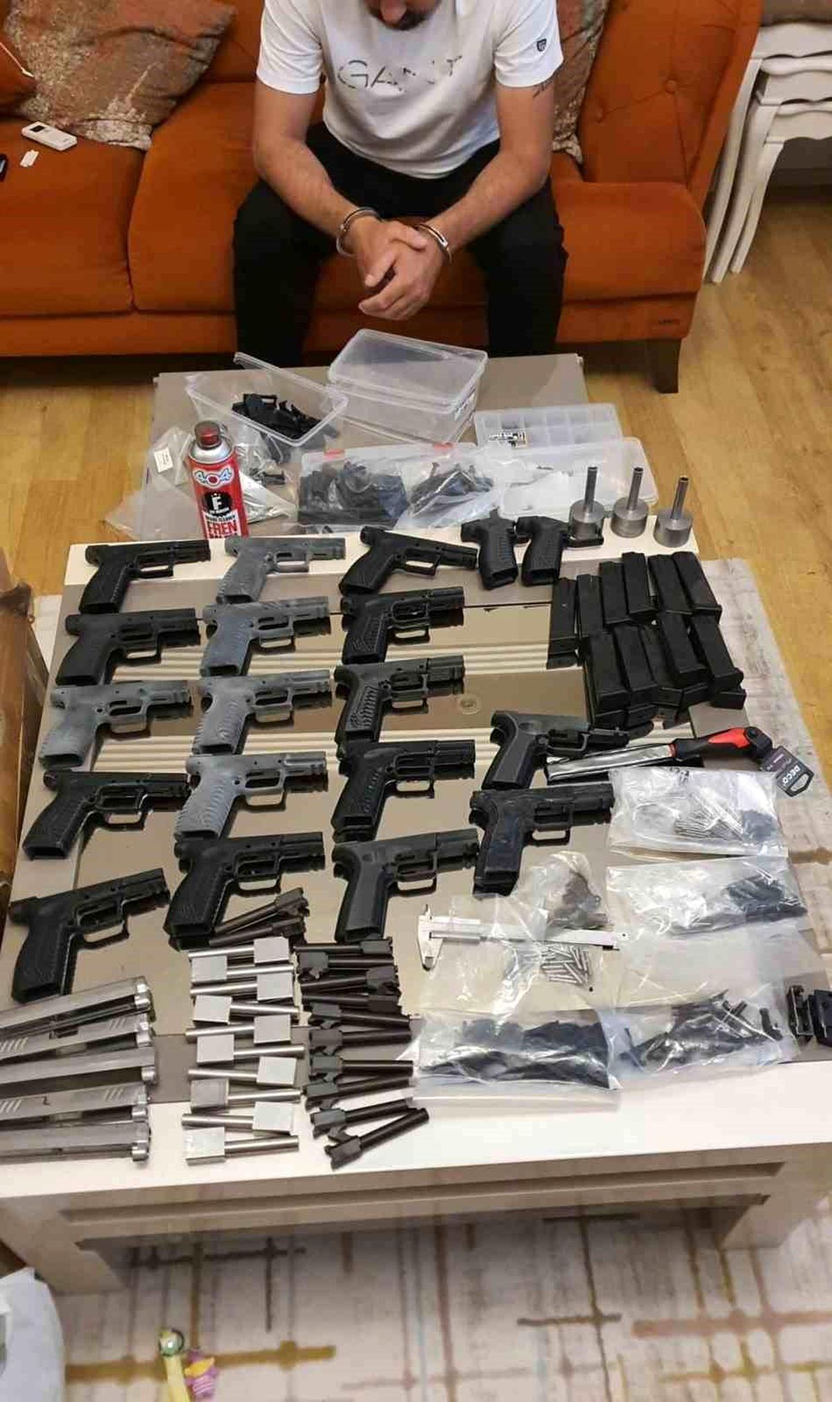 İzmir'de suç örgütlerine operasyon: 38 gözaltı