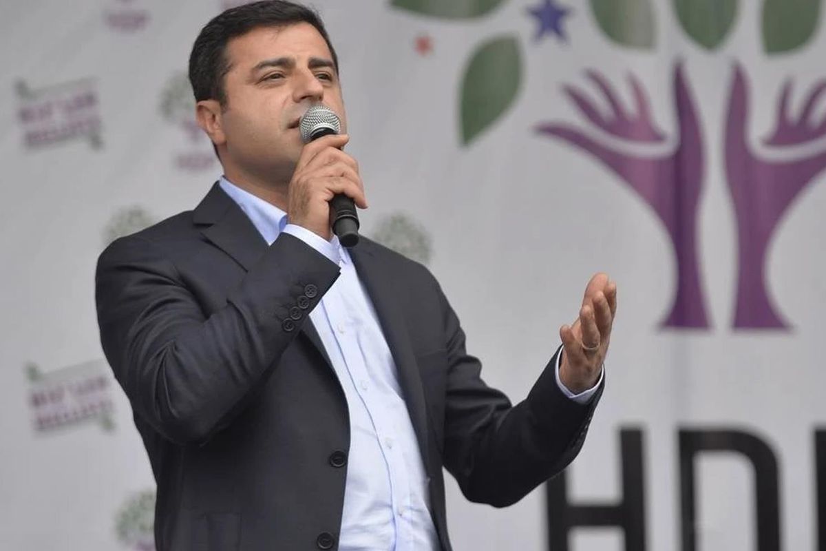 Başak Demirtaş, Selahattin Demirtaş'ın yeni fotoğrafını paylaştı
