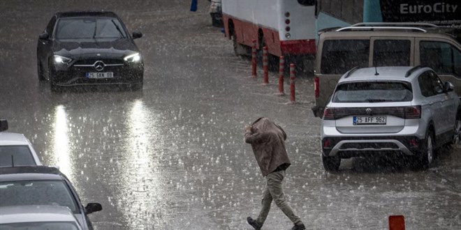 Meteoroloji saat verdi. Hava ısınıyor, kuvvetli yağmur geliyor
