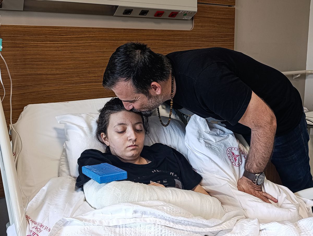 12'nci kattan düşüp 'mucizevi şekilde' kurtulan Ecrin, hayatını iyiliğe adayacak