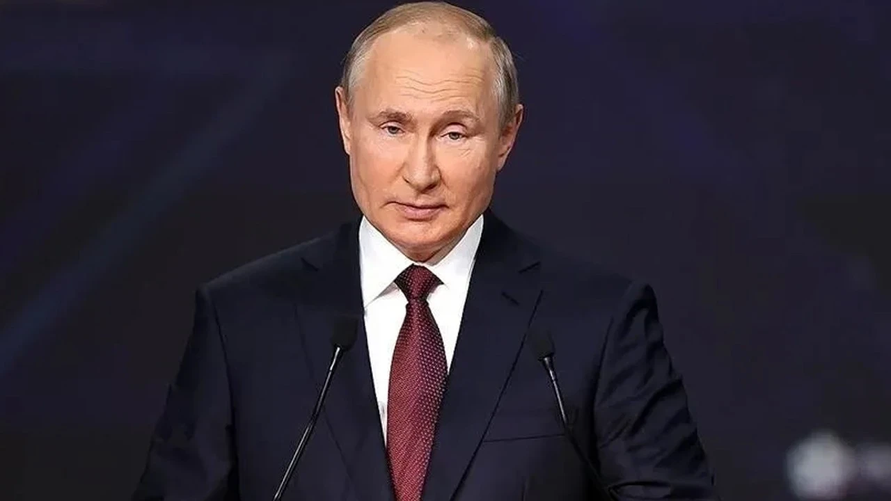 Putin emir verdi: Rus gemilerine el koyma girişimlerine karşılık verin