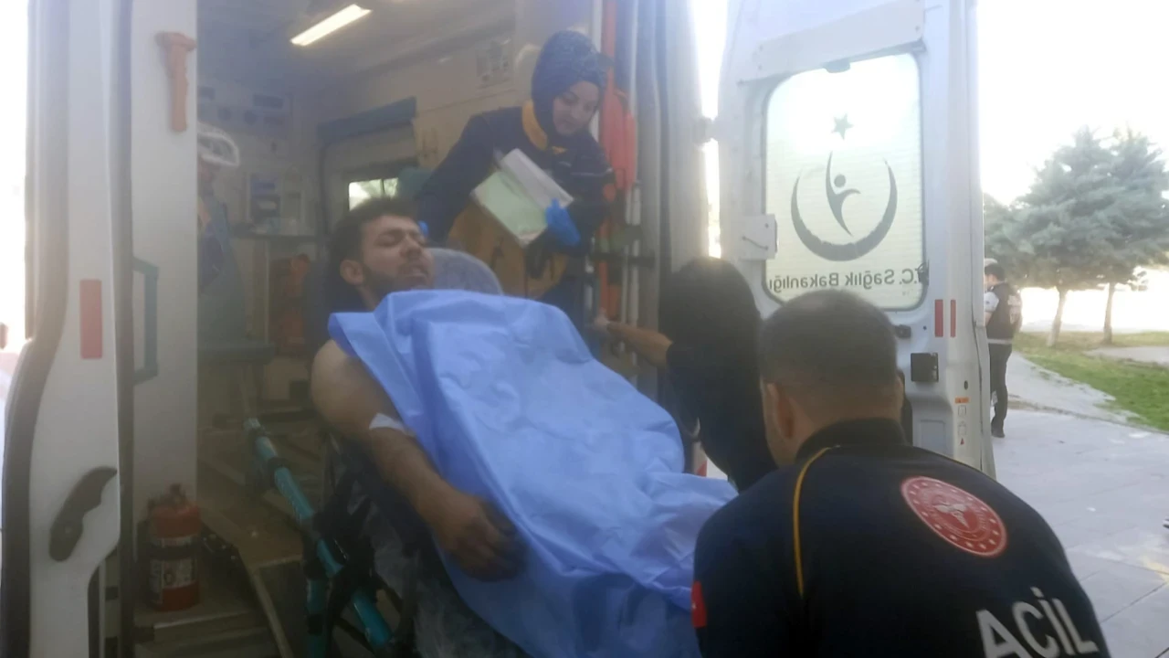 Yakıt deposunu keserken patlama oldu: Genç işçi yaralandı