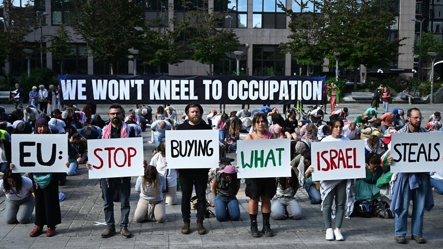 Küresel Sumud Filosu aktivistlerinden Brüksel'de AB protestosu