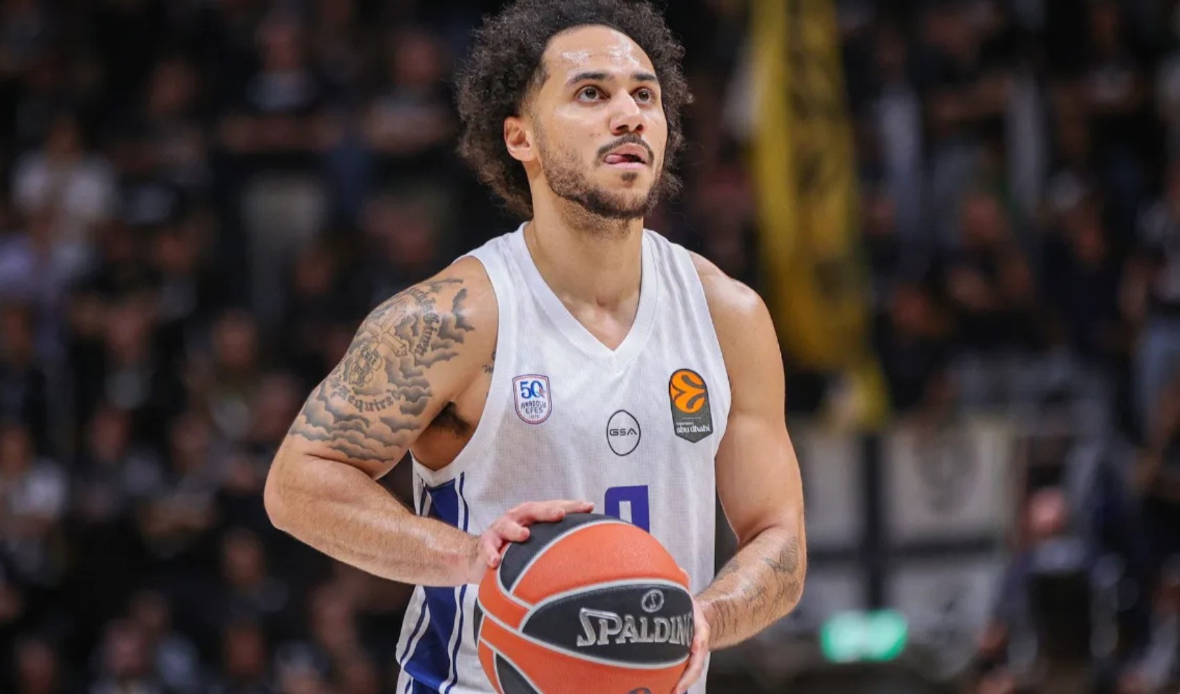 Anadolu Efes'te bir devir sona erdi: Shane Larkin ile yollar resmen ayrıldı