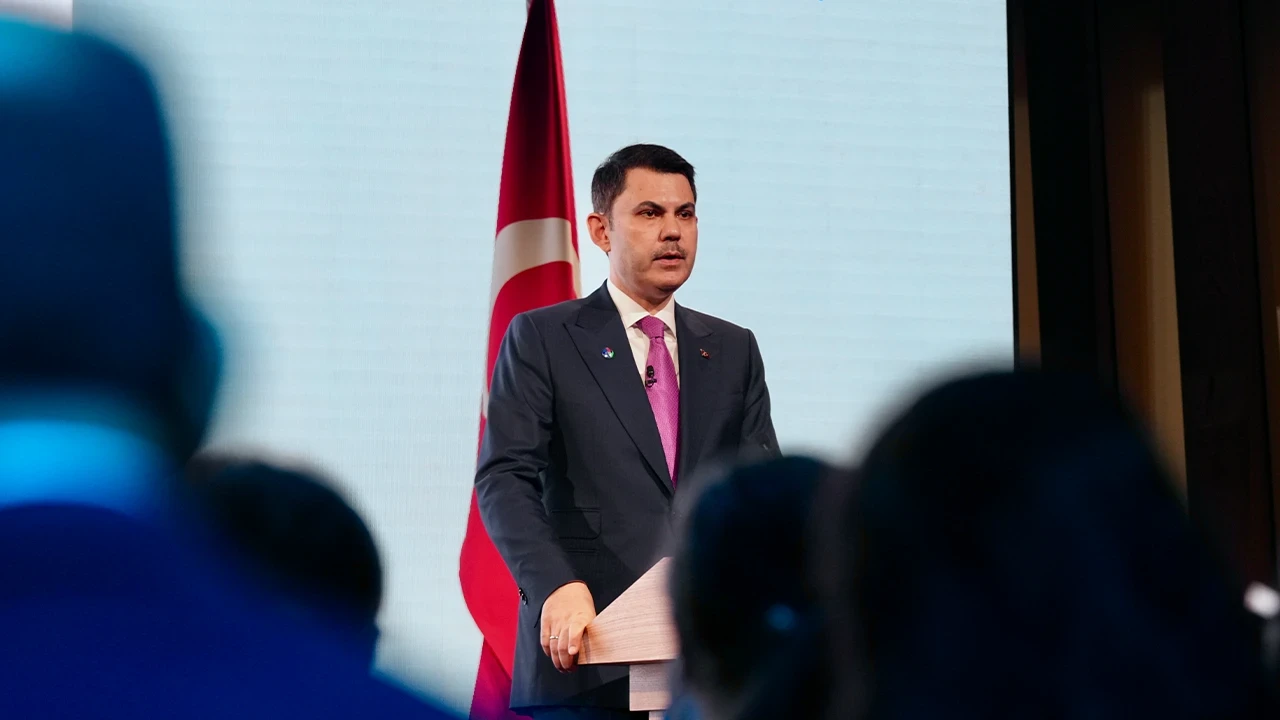 COP31 vurgusu Londra’da: Bakan Kurum’dan yatırım ve dönüşüm çağrısı! Gelecek 10 yıla işaret etti