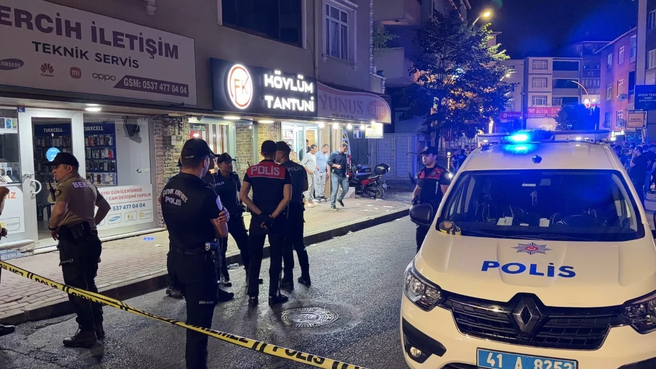 Sokak ortasında silahlı kavga: 3 kişi yaralandı