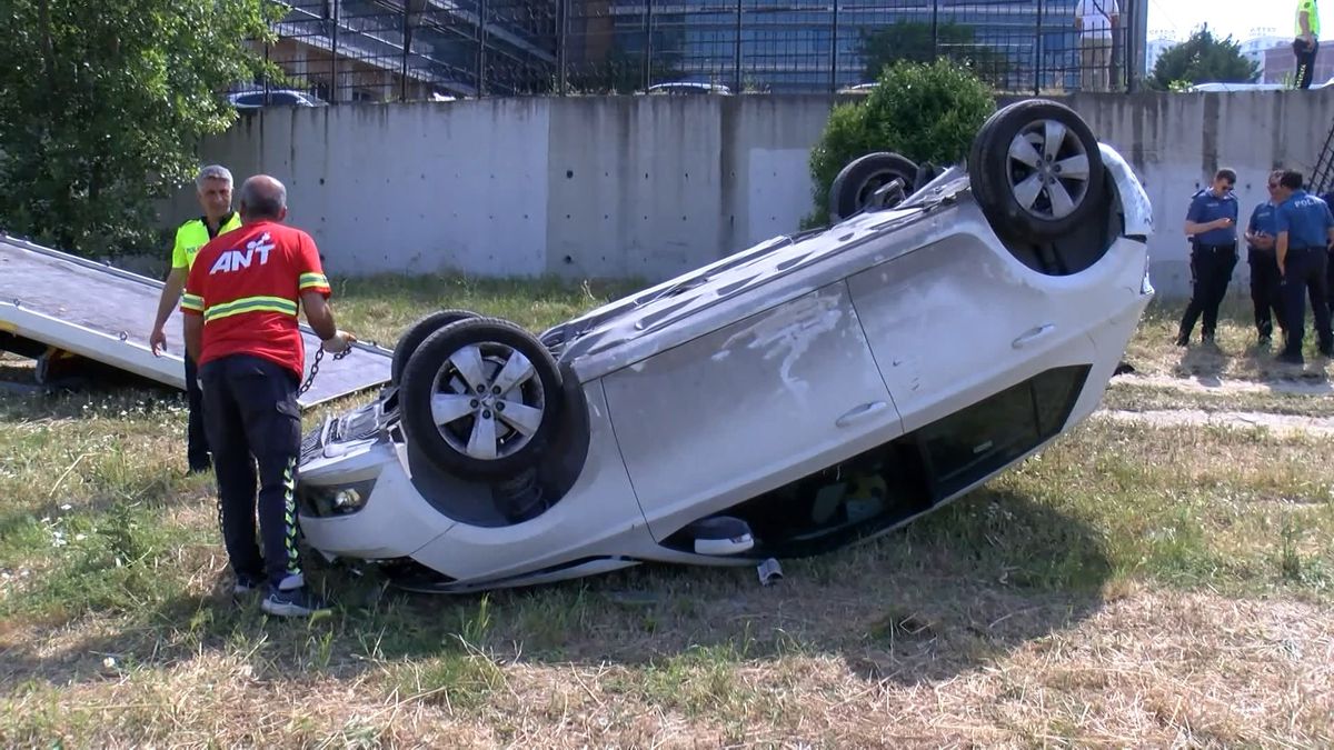 Bölge İdare Mahkemesi otoparkında hakimin kullandığı otomobil 2 metreden düştü; 1 yaralı