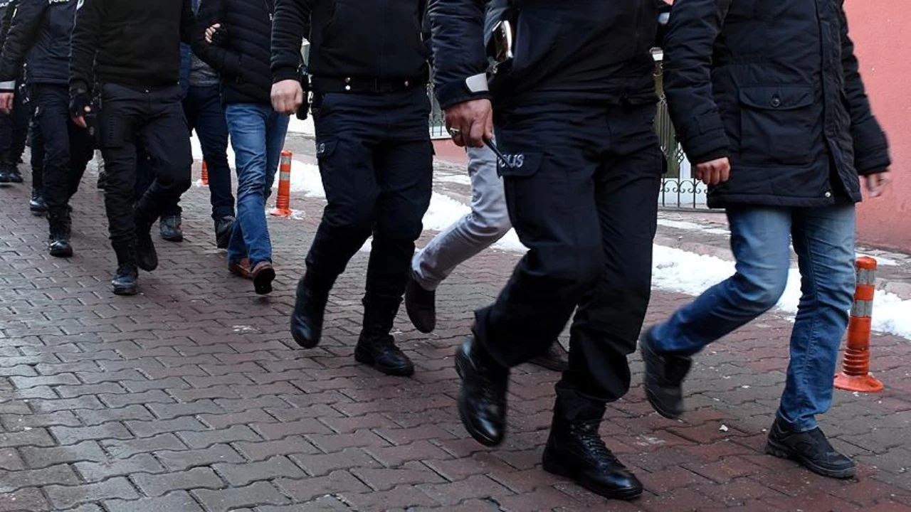 Sahte ikamet belgesi düzenlemişler: 18 gözaltı