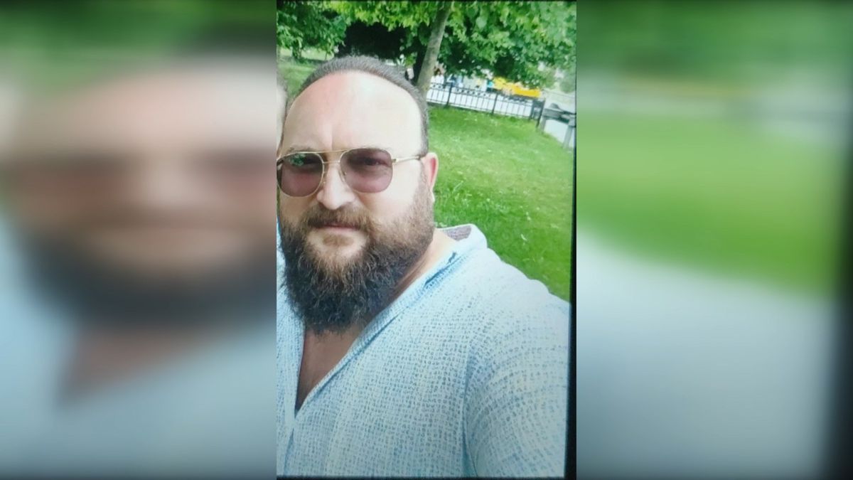Bayrampaşa'da otomobil ile çarpışan motosikletin sürücüsü yaralandı