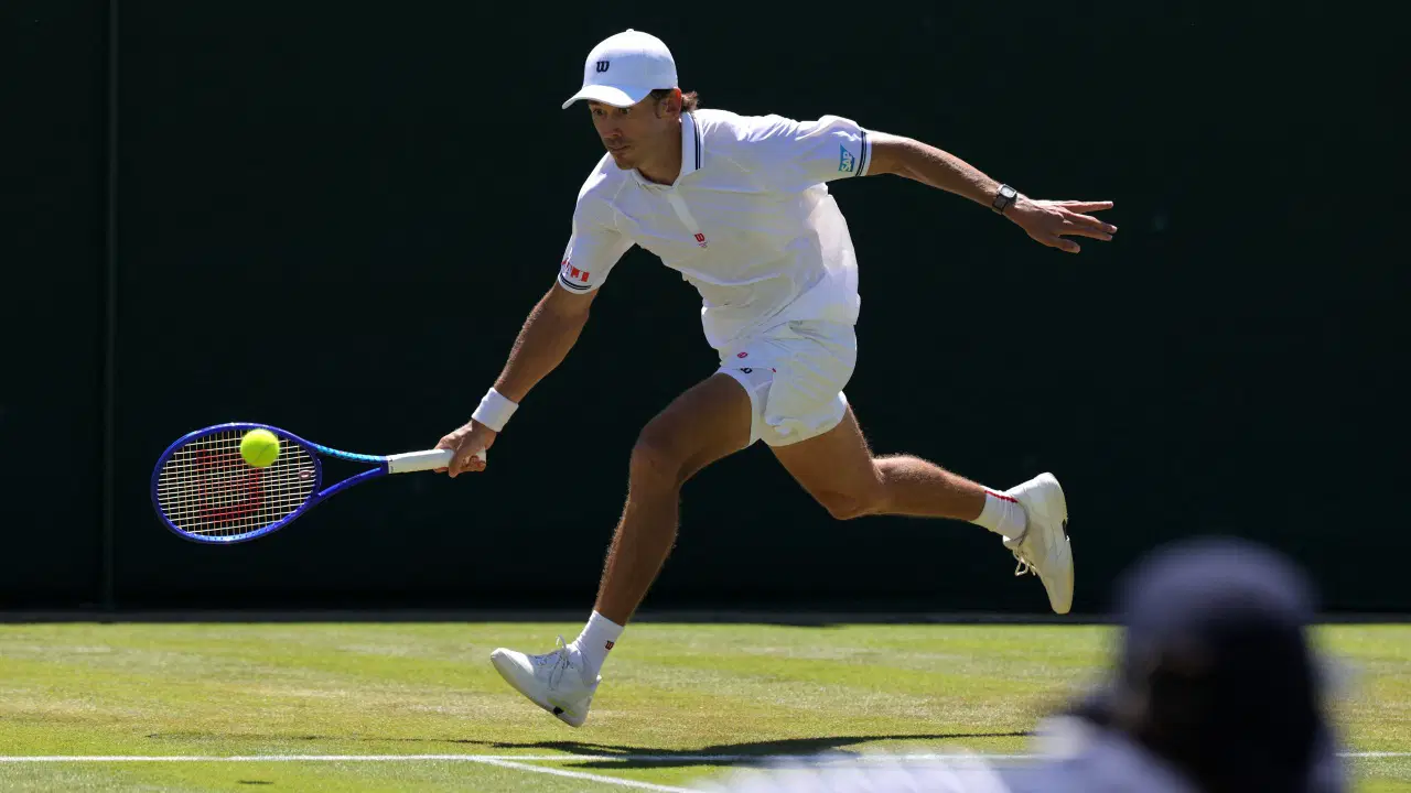 Taylor Fritz ile Alex de Minaur Wimbledon'da bir üst tura çıktı!