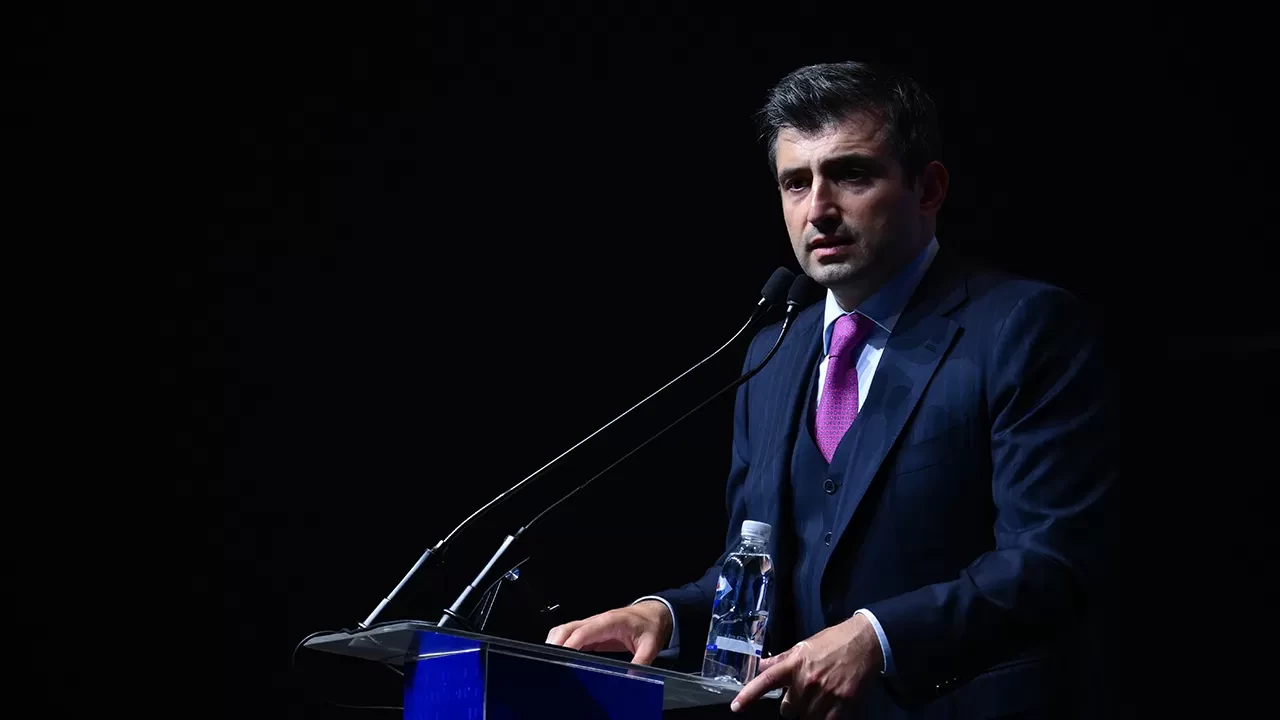 Selçuk Bayraktar'dan Dijital Egemenlik çağrısı: Teknoloji tekellerinin örümcek ağını yırtıp atabiliriz