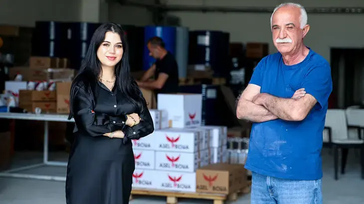 Van’da kurdular, dünyaya açıldılar! Baba-kız bölgede bir ilki gerçekleştirdi