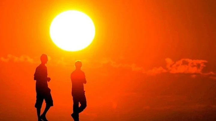 Sıcak hava dalgası Türkiye'ye gelir mi? Prof. Dr. Orhan Şen yanıtladı